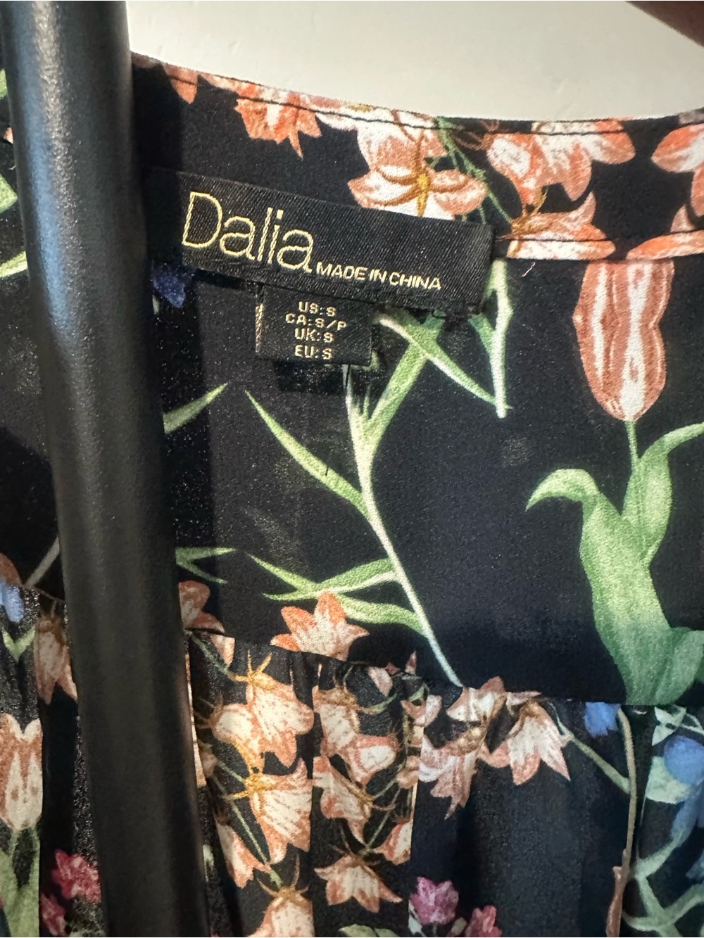 Dalia Black Floral Sleeveless V-Neck Camisole - Picture 3 of 3